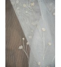 T/276 hímzett inda mintás fényáteresztő függöny 290 cm ekrü